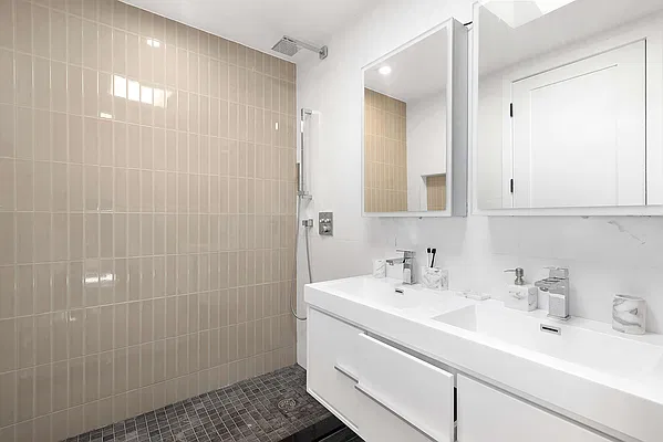 Sold by Compass | media 21