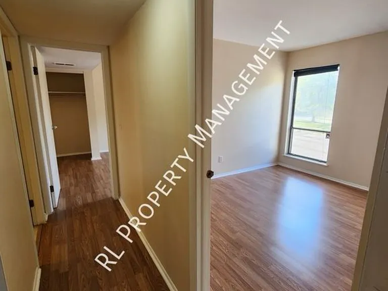 1055 Merrimar Cir N #E — Photo 10