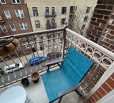5th image of 4132 44th St APT 6C