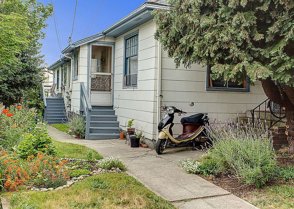 1st image of 2025 Yale Ave E