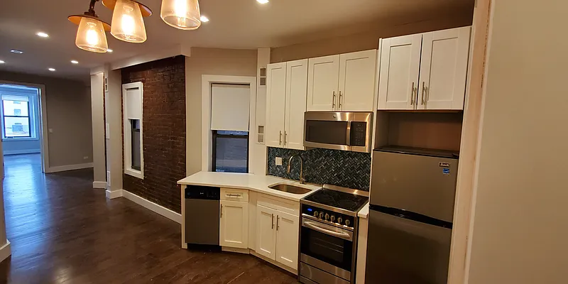 Rented by Premier One Realty LLC | media 27