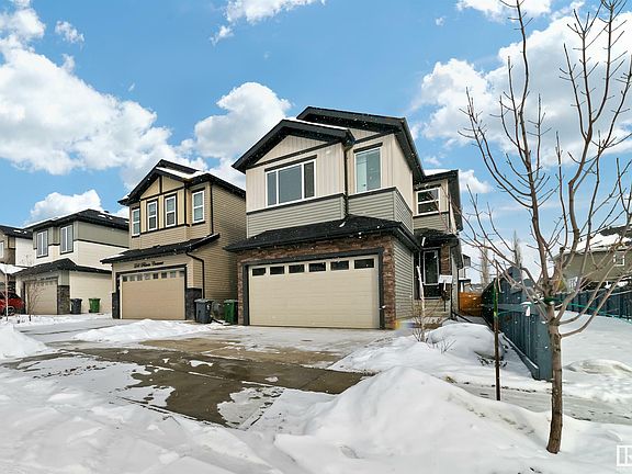 2nd image of 3239 Pelerin Cres