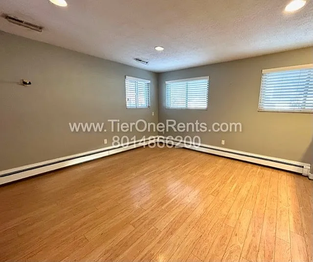 395 E Truman Ave S — Photo 18