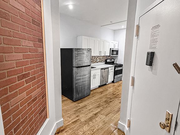 3rd image of 1338 Sterling Pl APT 1A