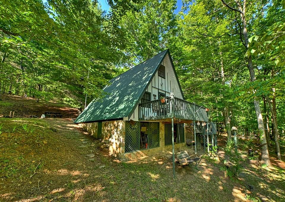 1st image of 32 Lake Front Dr