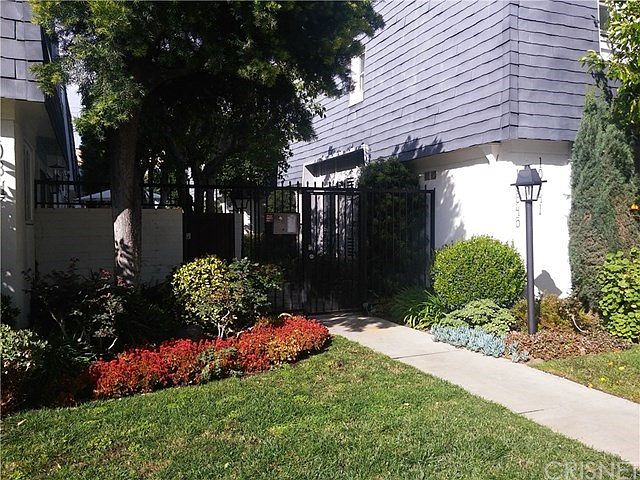 1st image of 10845 Blix St Unit 3