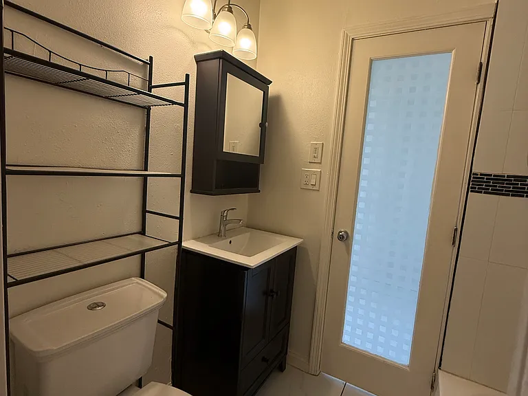 511 S Del Mar Ave #C — Photo 12