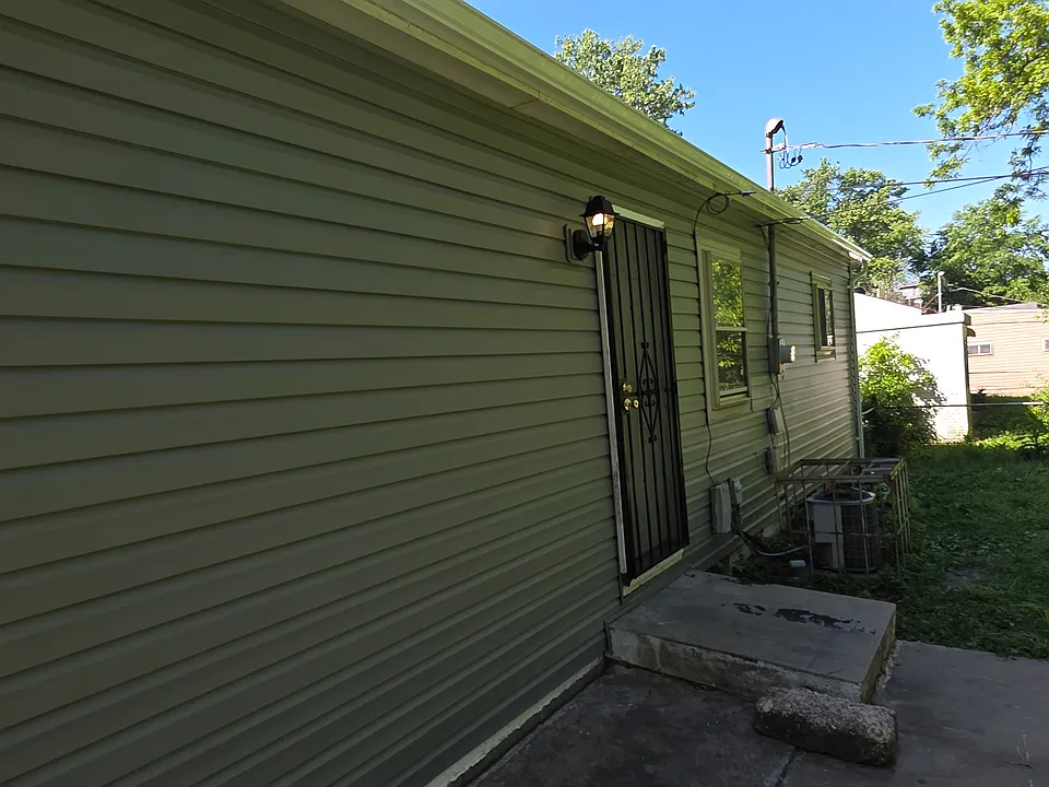 8311 Edna Ave