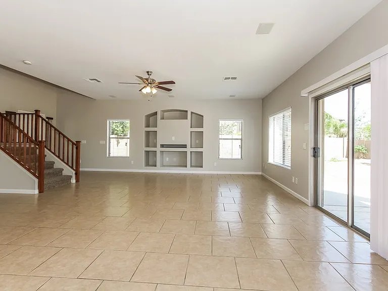 13875 W Mauna Loa Ln — Photo 4