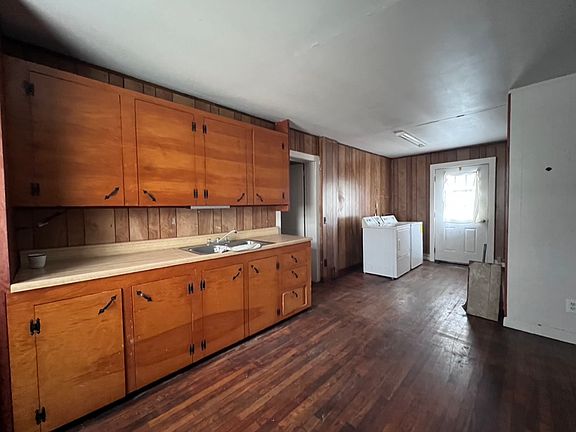 3rd image of 343 Bank St #C