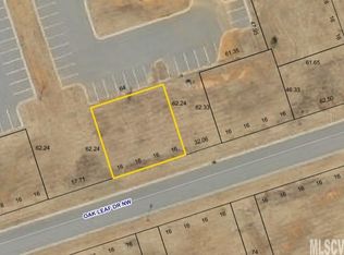 1570 Oak Leaf Dr NW, Hickory, NC 28601