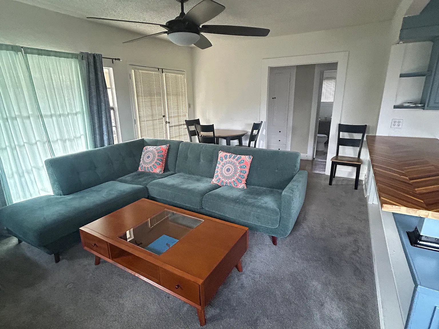 2 bed, 1100 sqft, $3,400 — Photo 3
