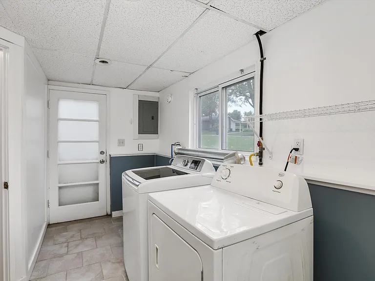 741 Panorama Dr — Photo 13