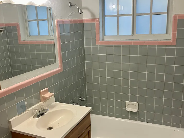 2923 Virginia St — Photo 12