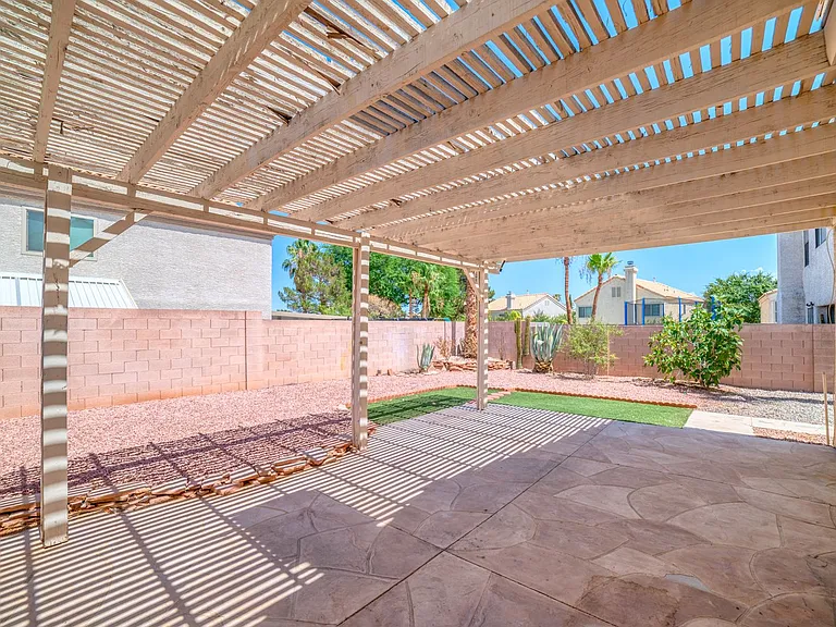 2304 Chatfield Dr — Photo 24