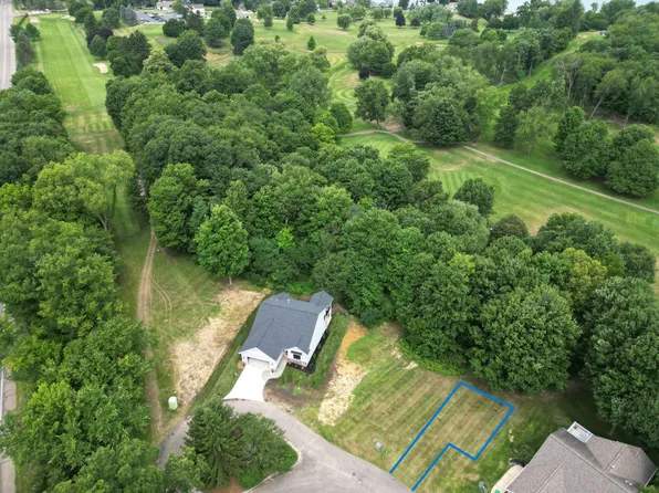 11 Creekside Dr, Sturgis, MI 49091