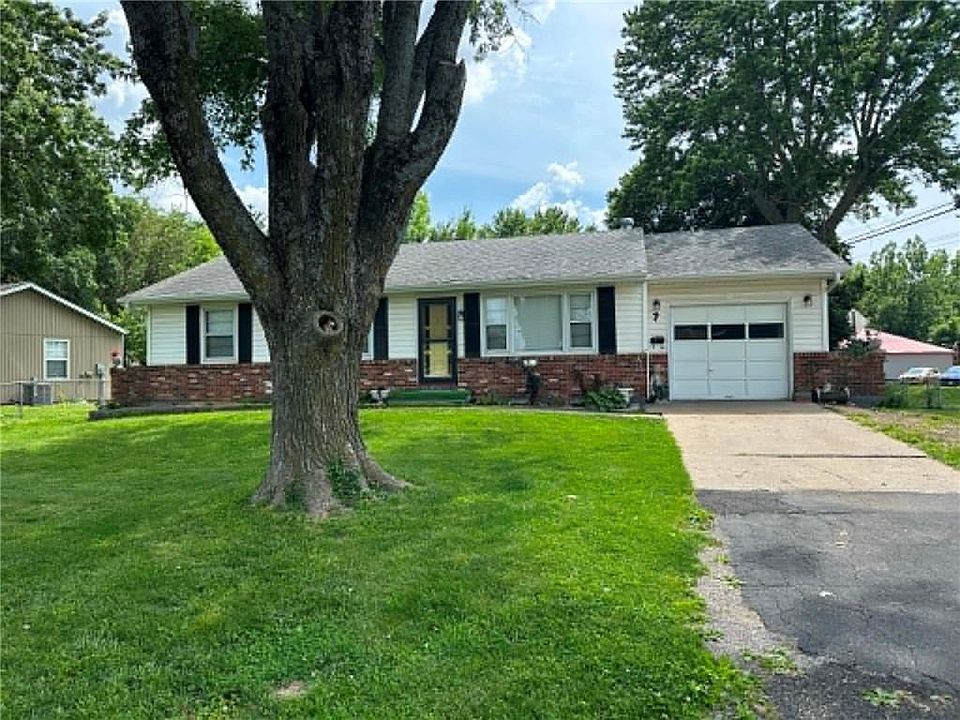 1st image of 7 Ussery Dr