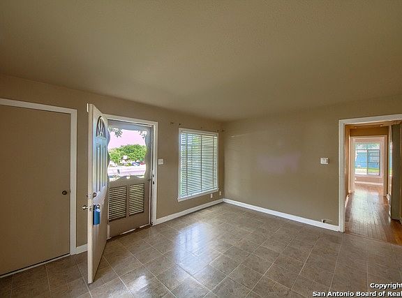 5th image of 215 Andricks Dr