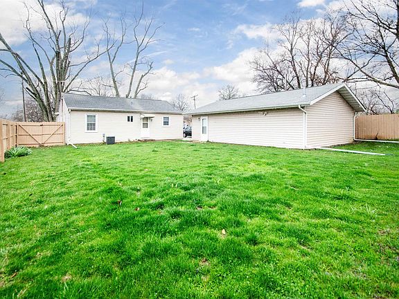 3rd image of 4703 W Redbud Dr