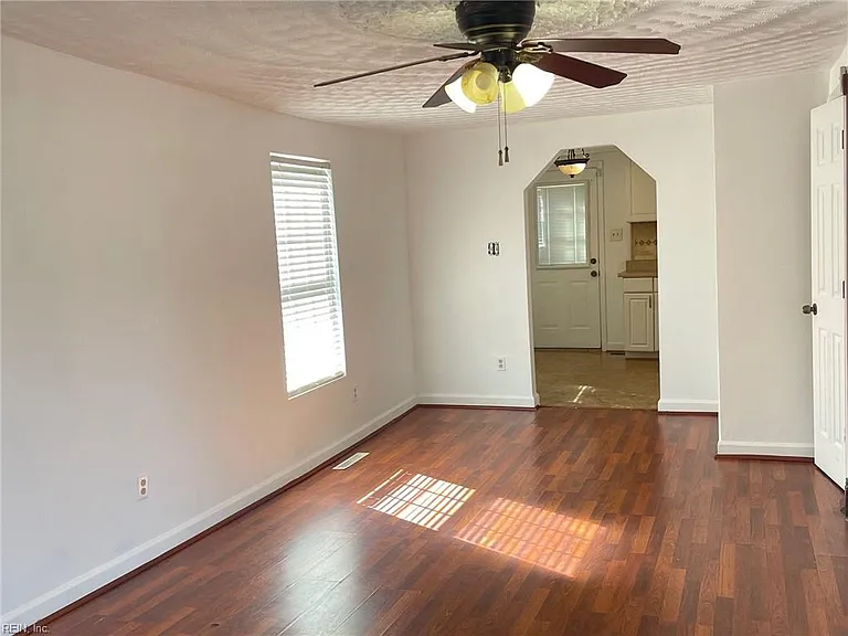1113 Covel St — Photo 2