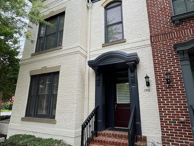 1302 Duke St — Photo 1