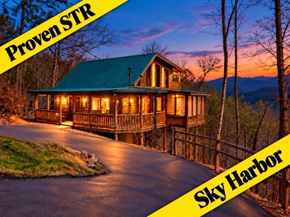 923 E Fir St, Sevierville, TN 37876