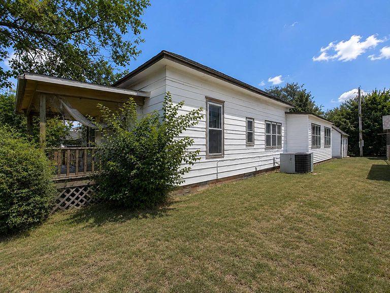 Listing photo 5