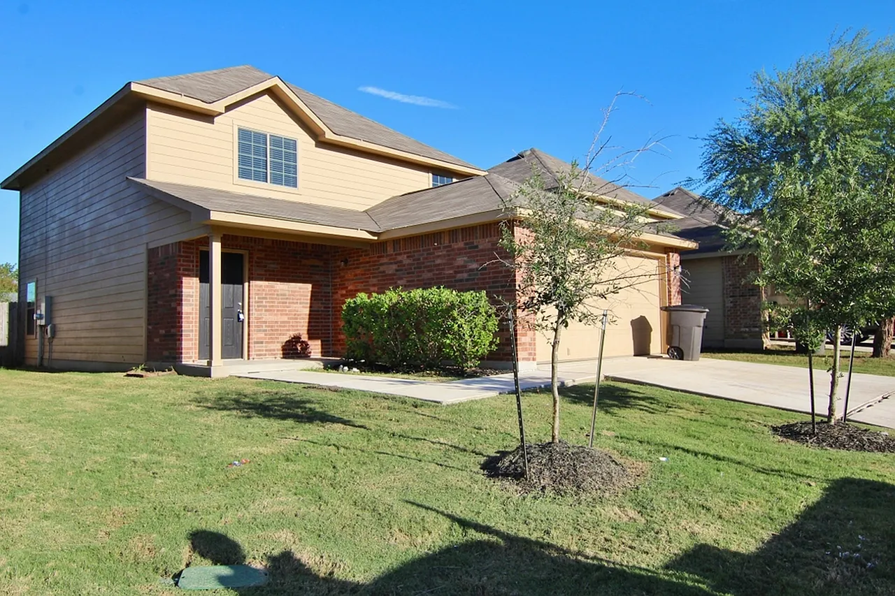 Ashley Heights — Photo 1
