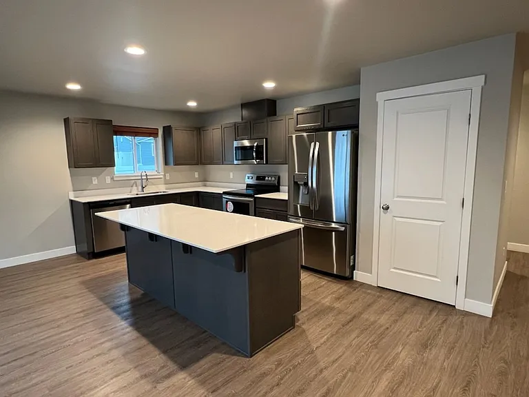1086 S New Oak Ln — Photo 9
