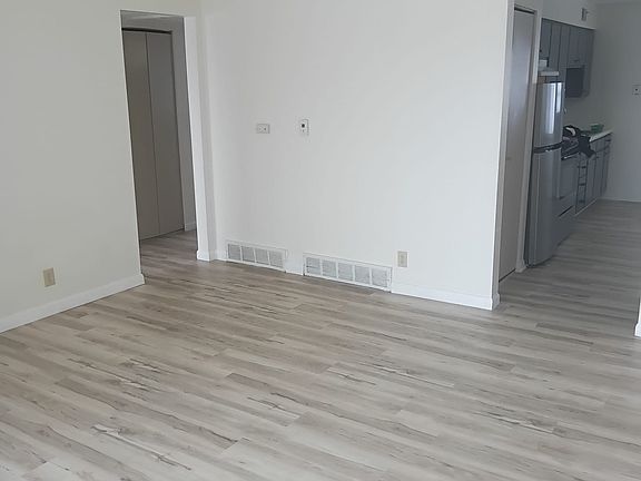 4th image of 3720 12th Ave SW #4