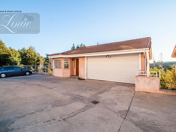 2nd image of 2250 1/2 Cove Ave