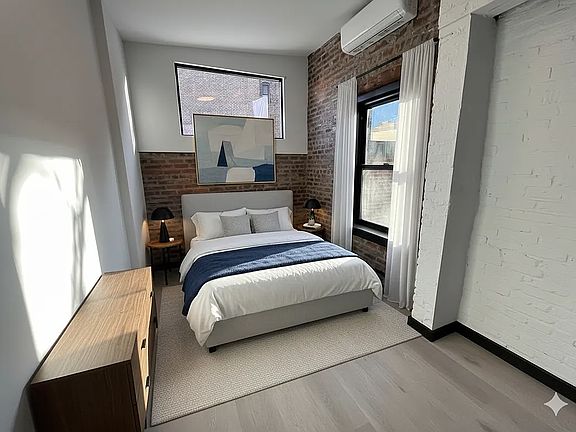 3rd image of 110 Bedford St APT 2C