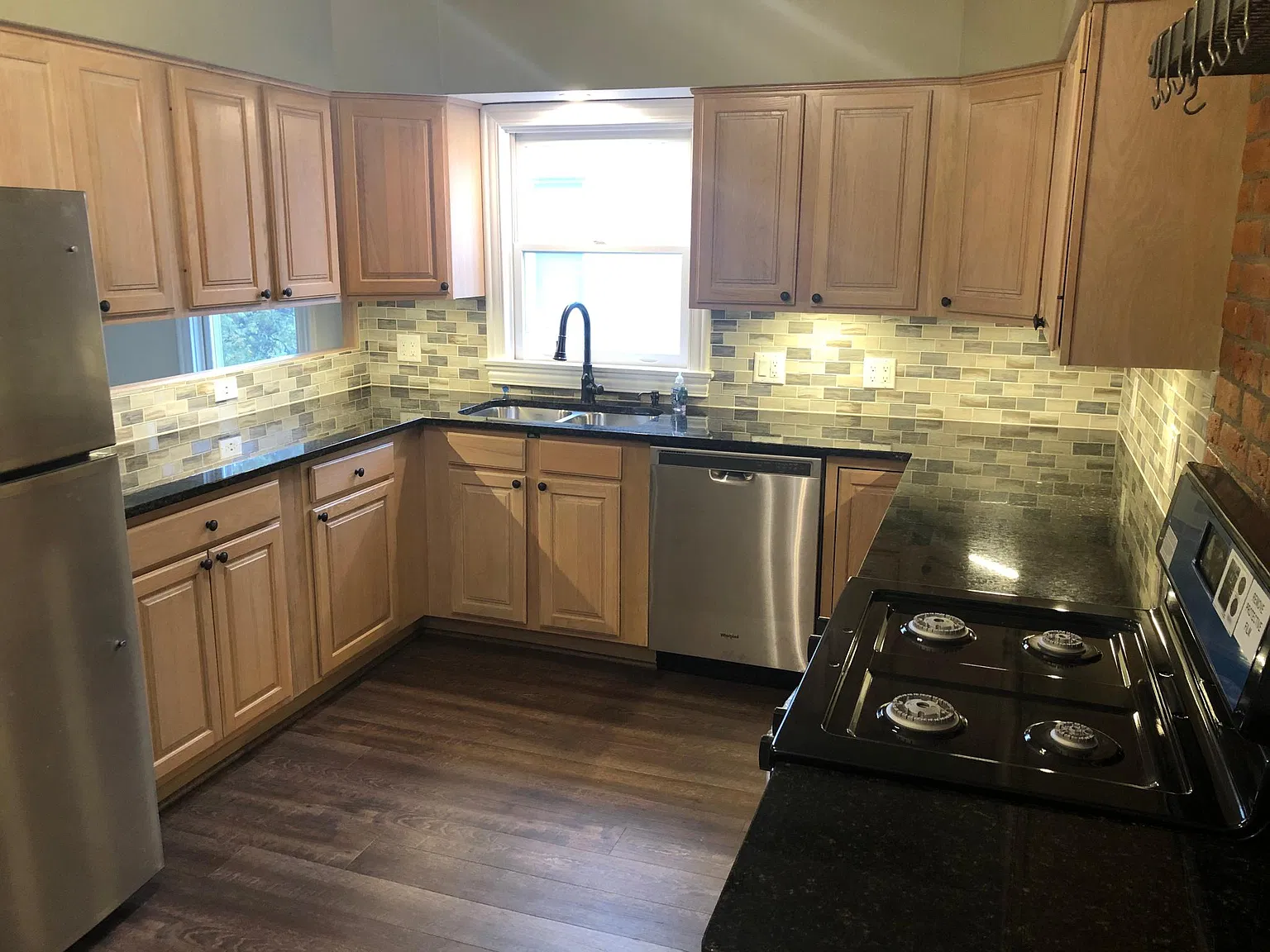 2127 Herrick Ave — Photo 3