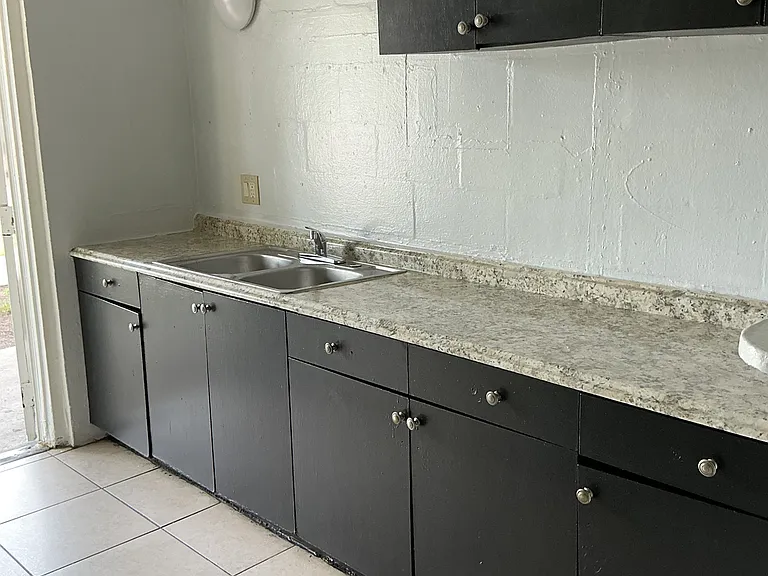 621 W South St #1 — Photo 5