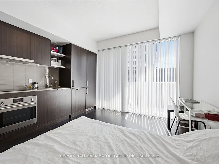 100 Harbour St #4611 — Photo 13