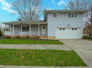 22398 Spencer Ln, Fairview Park, OH