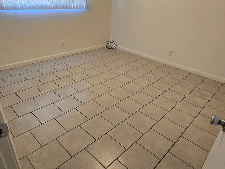 11503 Asher St #10 — Photo 8
