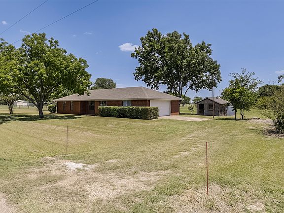 3rd image of 301 Vinyard Dr