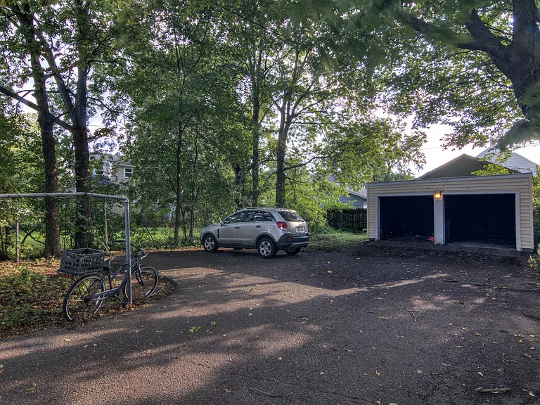561 Franklin St #2 — Photo 8