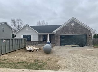 9801 Oak Hammock Dr, Yorktown, IN 47396
