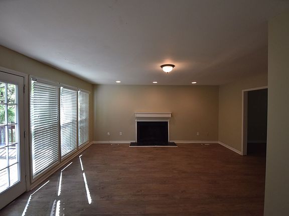 5th image of 285 Creekview Trl