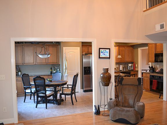 Kitchen nook and kitchen