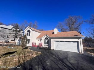 2043 Minqua Trl, Tobyhanna, PA