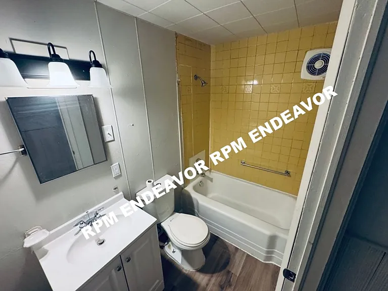 9943 Lilac Dr — Photo 11