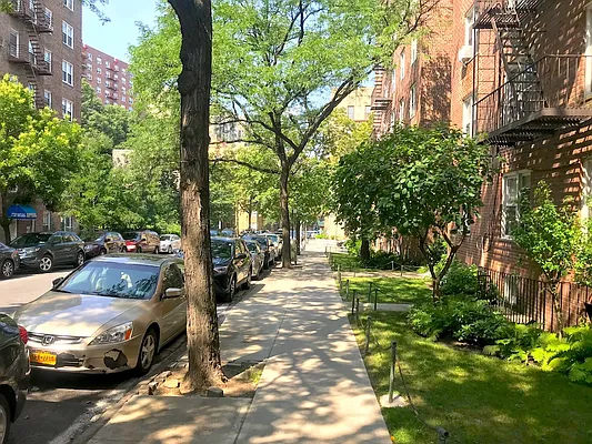 Rented by Compass | media 21