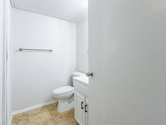 2nd image of 333 Melrose Dr #C