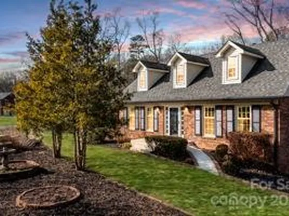 104 W Iowa Ave, Bessemer City, NC 28016