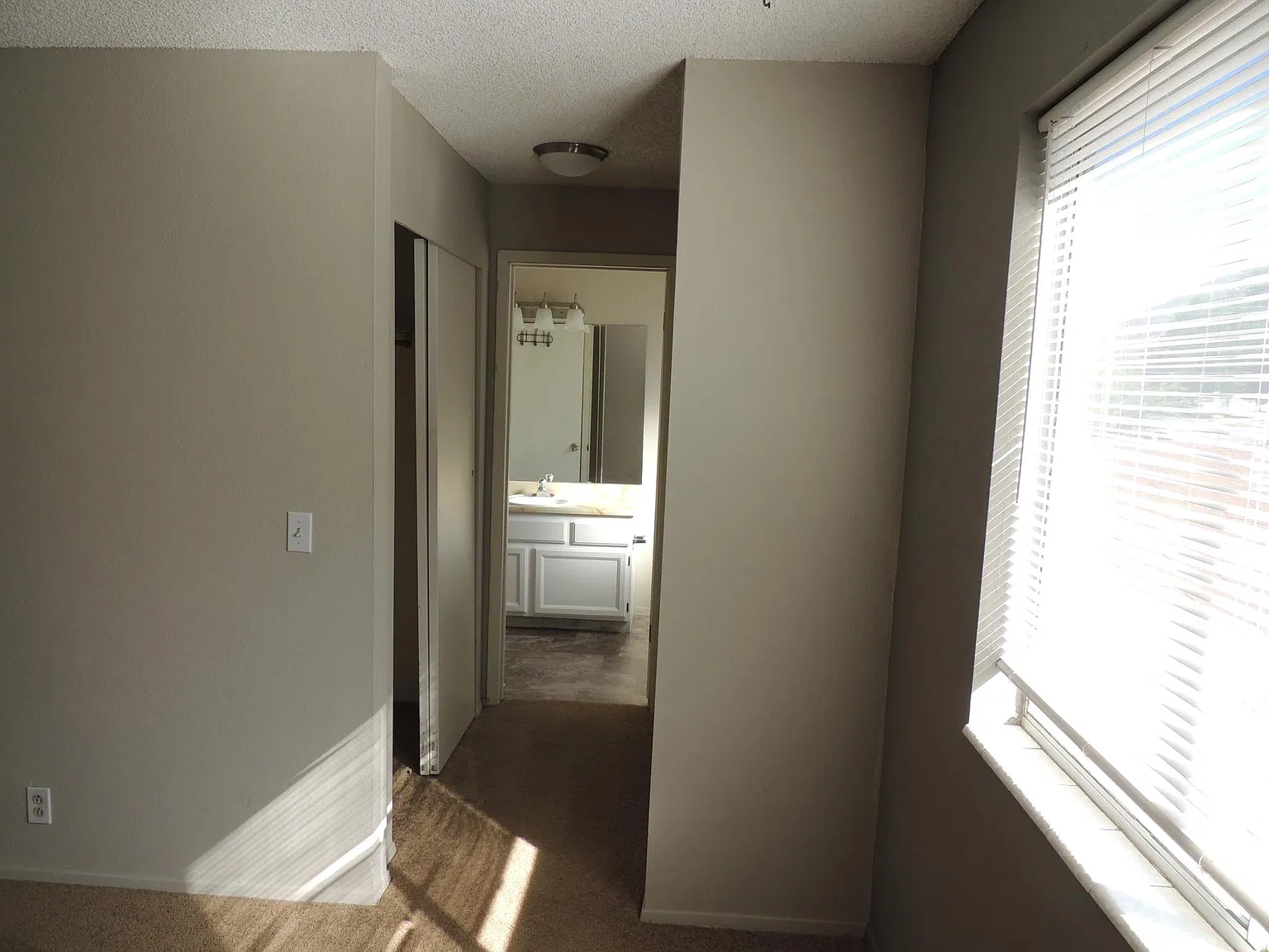 7826 S Chadbourne Dr — Photo 4