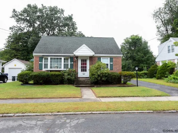 17 Brent St, Albany, NY 12205