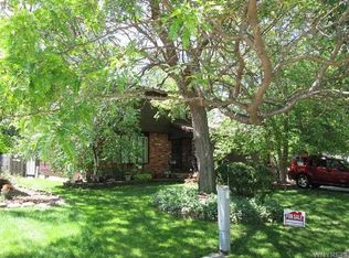170 Barbados Dr, Cheektowaga, NY 14227